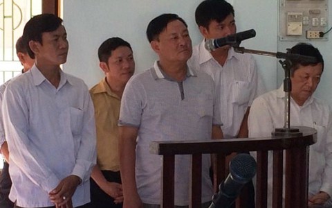 Chiếm đoạt tiền hỗ trợ người nghèo, sáu lãnh đạo xã lãnh án