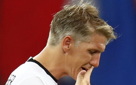 Gạt bỏ Schweinsteiger, Mourinho đi đúng đường