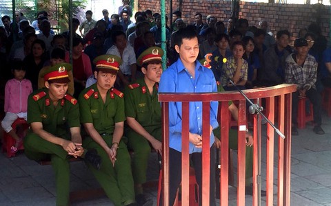 Giận vợ đòi ly hôn, cha đầu độc 2 con rồi tự tử