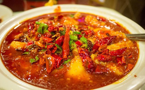 Nhóm những người bệnh không nên ăn cay nhiều