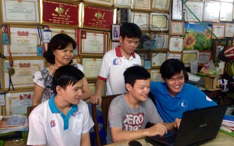 Nhà có 4 chàng trai mê tin học