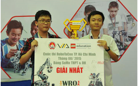Trường ĐH KHTN TP.HCM mở lớp lập trình robotics cho thiếu nhi.