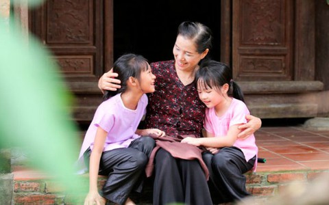 Xem MV Mẹ tôi: Hoa Trần hát nhạc Trần Tiến