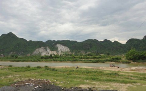 Bơi qua sông tìm bò, xóm trưởng bị nước cuốn trôi