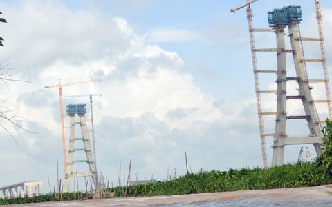 Hoàn thành trụ tháp cầu Vàm Cống cao 154m