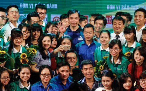 Tuyên dương 100 thủ khoa xuất sắc 2016