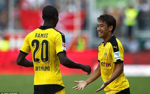Kagawa tỏa sáng, Dortmund vào vòng 2 Cúp QG Đức