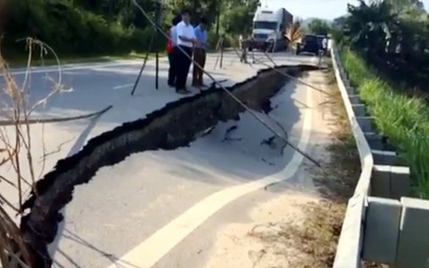 Nứt, sụt kéo dài trên quốc lộ 32C Yên Bái