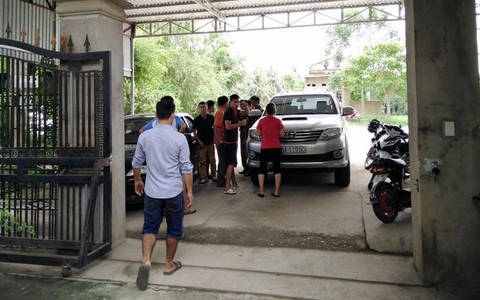 Khởi tố vụ án nhóm thanh niên đập phá ô tô, bắn người bị thương