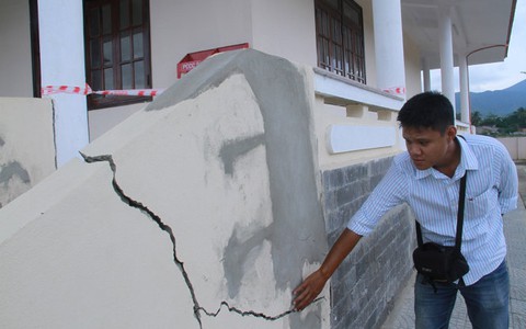 Công trình văn hóa thể thao sử dụng 4 tháng đã lo sập