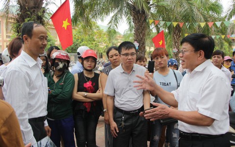 Hàng trăm phụ huynh phản đối chương trình VNEN