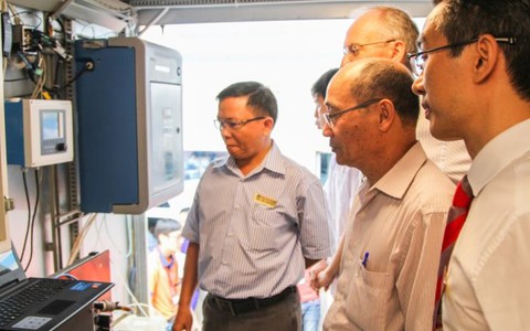 Bàn giao trạm quan trắc nước thải di động cho trường học