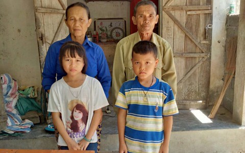 Hai trẻ mồ côi và giấc mơ bác sĩ