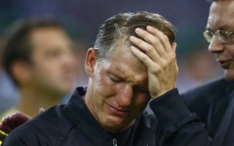 Schweinsteiger chia tay tuyển Đức trong nước mắt