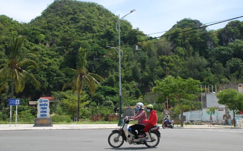 Đà Nẵng đặt tượng
danh nhân trên đường