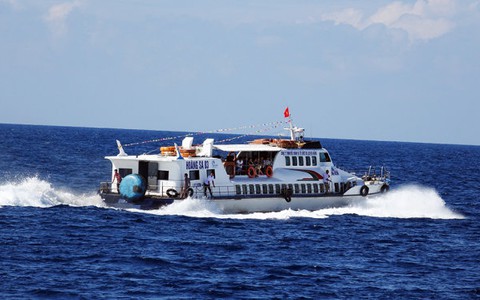 Sinh con trên tàu cao tốc từ Lý Sơn vào đất liền
