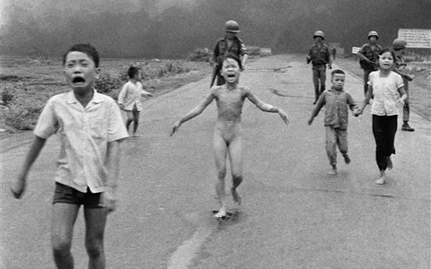 ​Dân mạng Na Uy nổi giận vì Facebook kiểm duyệt ảnh "Em bé napan" 
