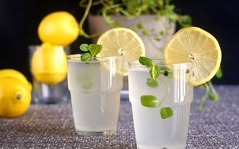 ​Uống nước chanh hàng ngày giúp phòng sỏi thận