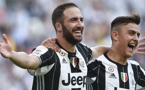 Higuain tỏa sáng, Juventus thắng trận thứ ba liên tiếp