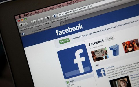 Con gái kiện cha mẹ đăng hình mình lên Facebook