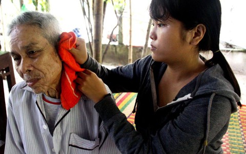 Khó mấy cũng không
nghỉ học nữa
