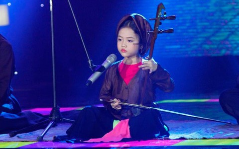 ​Tú Thanh là ca nương nhỏ tuổi nhất Việt Nam
