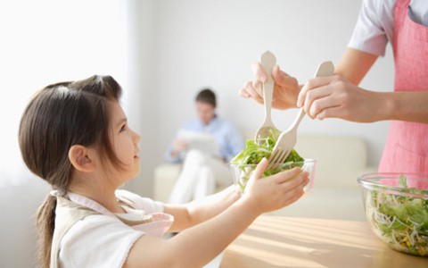Làm sao để bé thừa cân béo phì có vóc dáng cân đối?