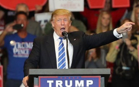 Newsweek cáo buộc ông Trump phá vỡ lệnh cấm vận với Cuba