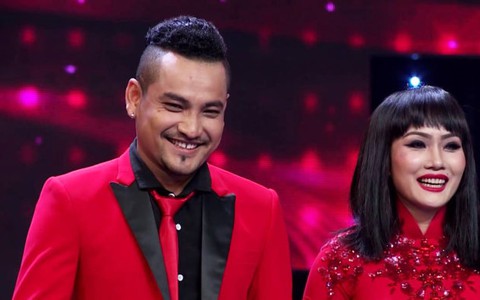 Xem clip "soái ca hát nhạc sến" Thạch Sớt hát bolero