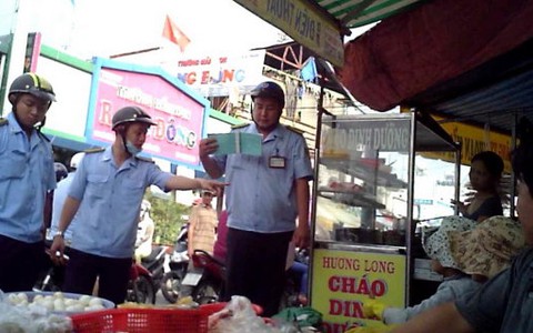 Tạm đình chỉ 3 nhân viên quản lý trật tự đô thị sai phạm