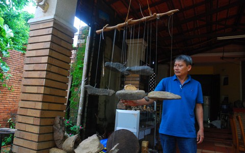 Gia tài triệu năm của ông chủ quán cà phê Chuông Đá