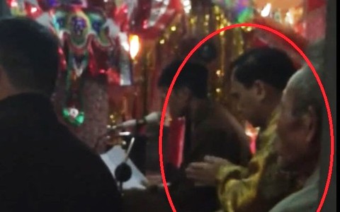 Vụ trưởng bị tố đi hầu đồng phủ nhận tố cáo