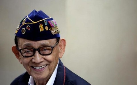 'Đàn anh' Ramos công khai nhắc nhở Tổng thống Duterte 