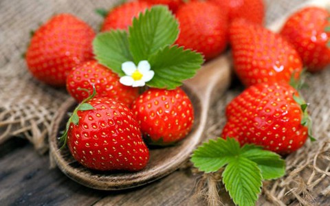 ​Những loại quả giúp răng trắng bóng