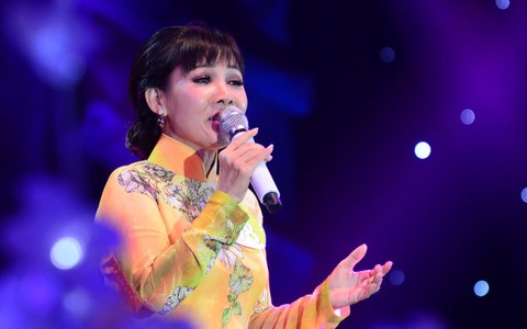 Tiếng hát mãi xanh: Hồng Vân đoạt giải thể hiện ấn tượng