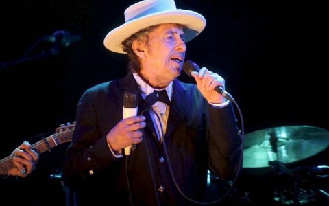 Ủy ban Nobel không liên lạc với Bob Dylan nữa