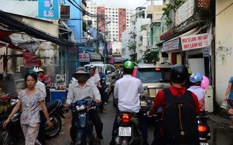 Quy hoạch “treo”
nhốt chung cư trong hẻm