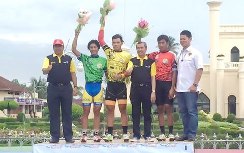 Tuyển xe đạp VN thống trị Tour de Siak 2016
