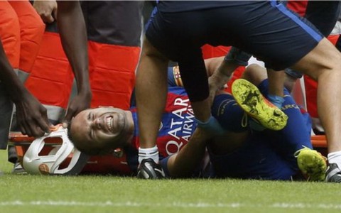 Điểm tin sáng 23-10: Iniesta nghỉ thi đấu 8 tuần