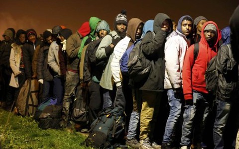 Pháp bắt đầu chiến dịch dọn dẹp khu "Rừng Calais"