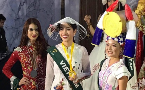 Nam Em đoạt giải Hoa hậu Ảnh tại Miss Earth 2016