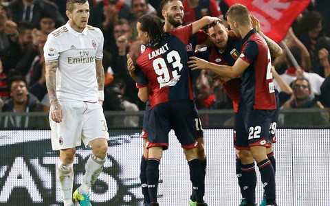 ​AC Milan thảm bại trên sân Genoa
