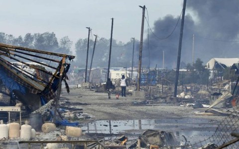 Pháp tuyên bố hoàn tất chiến dịch dọn dẹp "Rừng Calais"