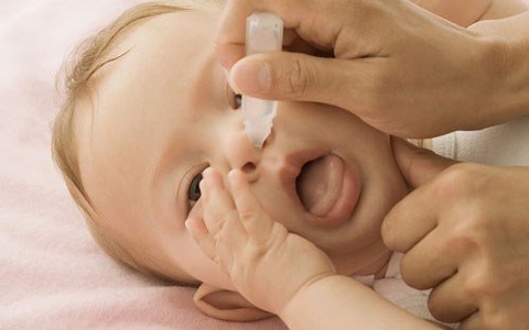 Rửa mũi cho trẻ thế nào cho đúng?