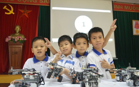 Hơn 500 học sinh tham gia ngày hội Robothon