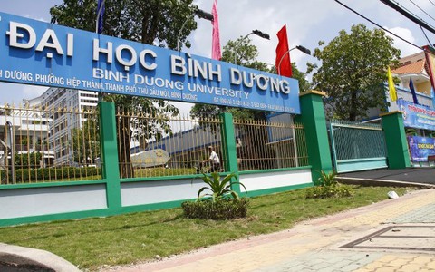 Người đàn ông rơi từ tầng 4 Đại học Bình Dương tử vong