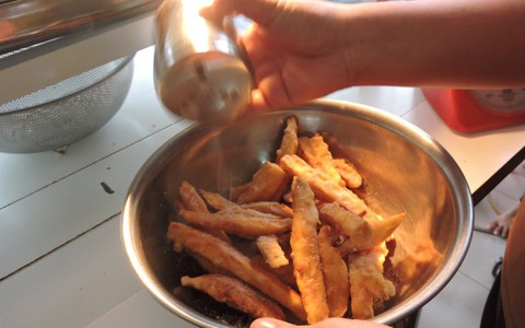 ​Tương tư khoai lắc phố Hội