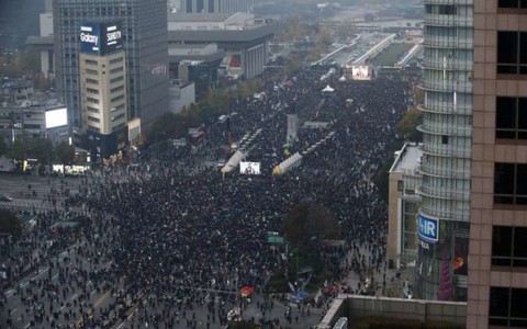 "Biển người" ở Seoul đòi tổng thống Hàn Quốc từ chức