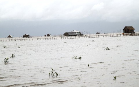 Độc đáo ngôi làng trên biển