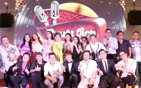Vợ chồng Cẩm Ly cùng làm giám khảo Tuyệt đỉnh song ca